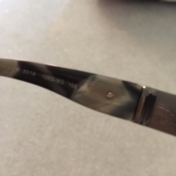 Authentic Burberry sunglasses - Picture 6 of 6
